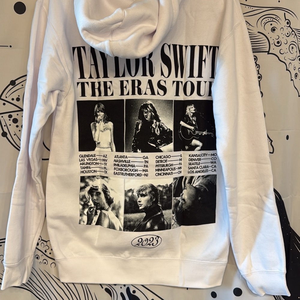 NEW NEVER WORN ORIGINAL Taylor Swift 2023 The Eras Tour White Hoodie Size Small